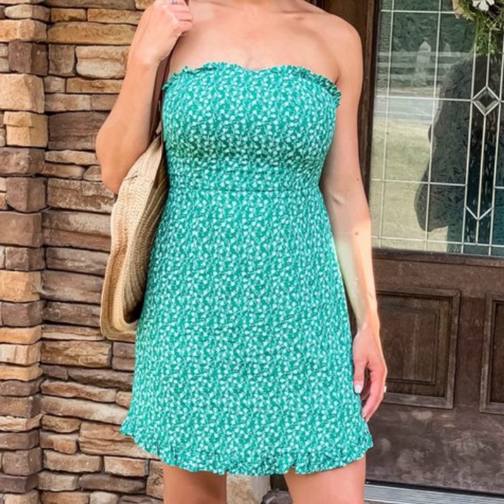 NWOT Favlux tieback strapless sundress